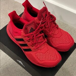 adidas ultraboost - red and white running shoes (Nebraska) - men’s size 9